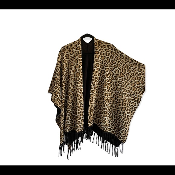 Leopard Black Reversible Shawl - Picture 8 of 9